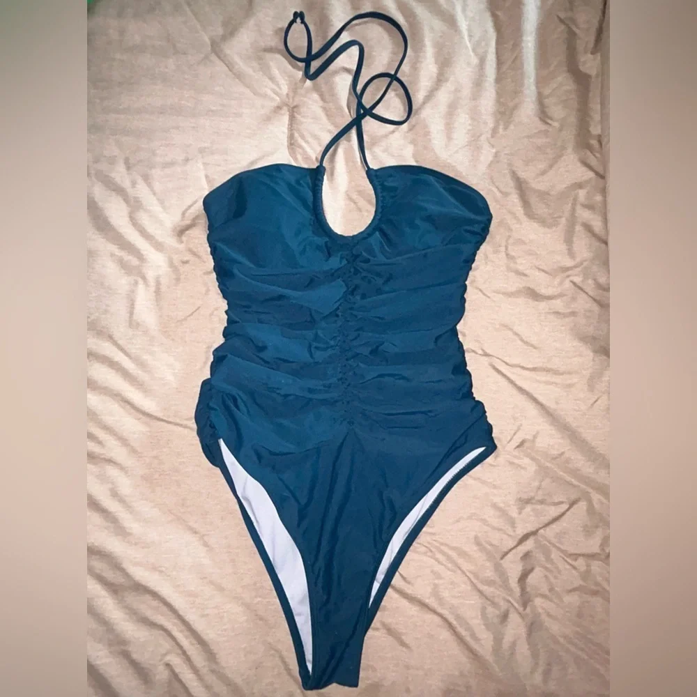 NWOT women’s one piece swimsuit